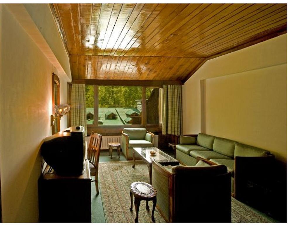 Hotel Broadway Srīnagar 客房 照片