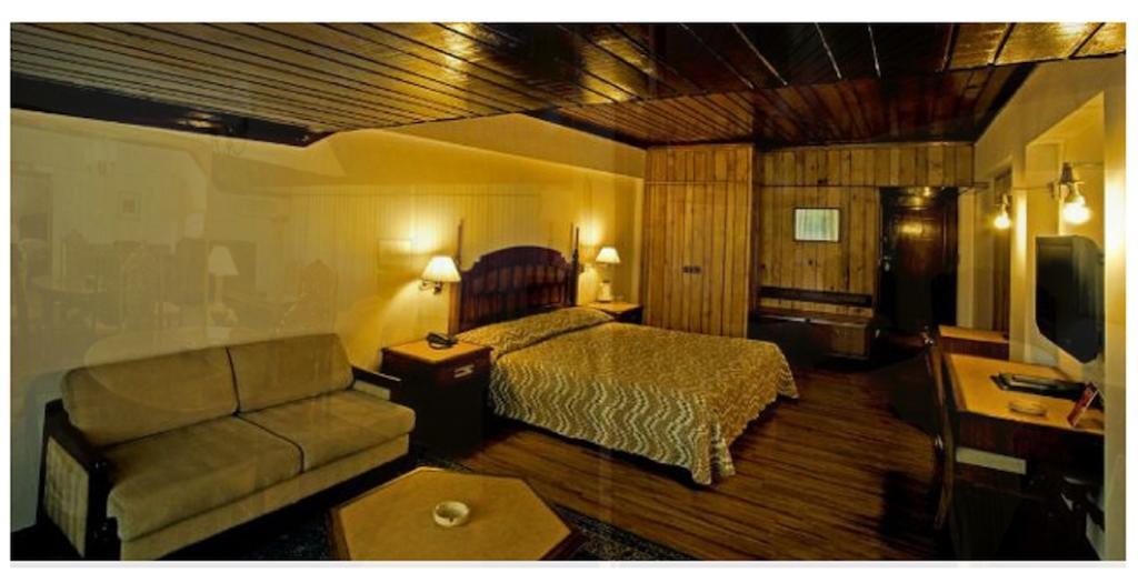 Hotel Broadway Srīnagar 客房 照片