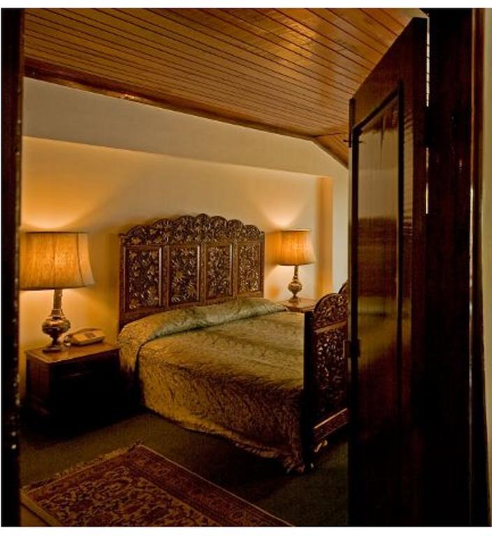 Hotel Broadway Srīnagar 客房 照片