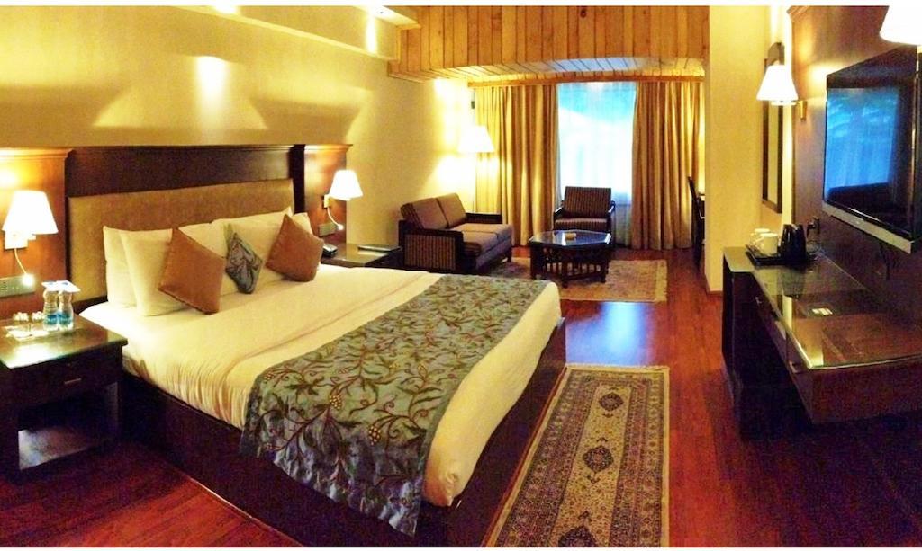 Hotel Broadway Srīnagar 客房 照片