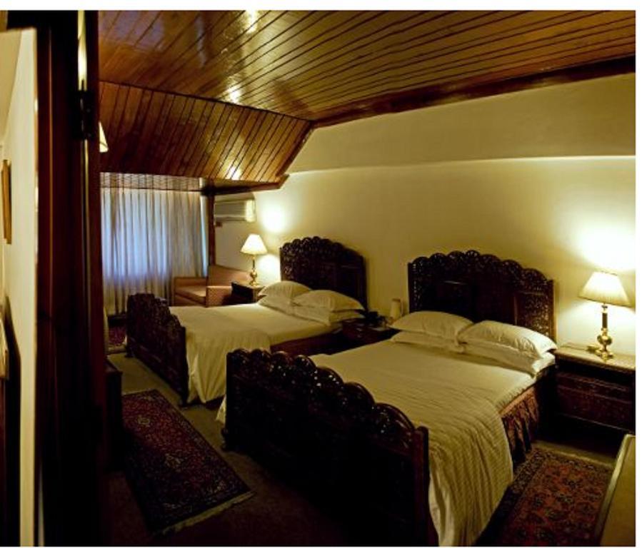 Hotel Broadway Srīnagar 外观 照片